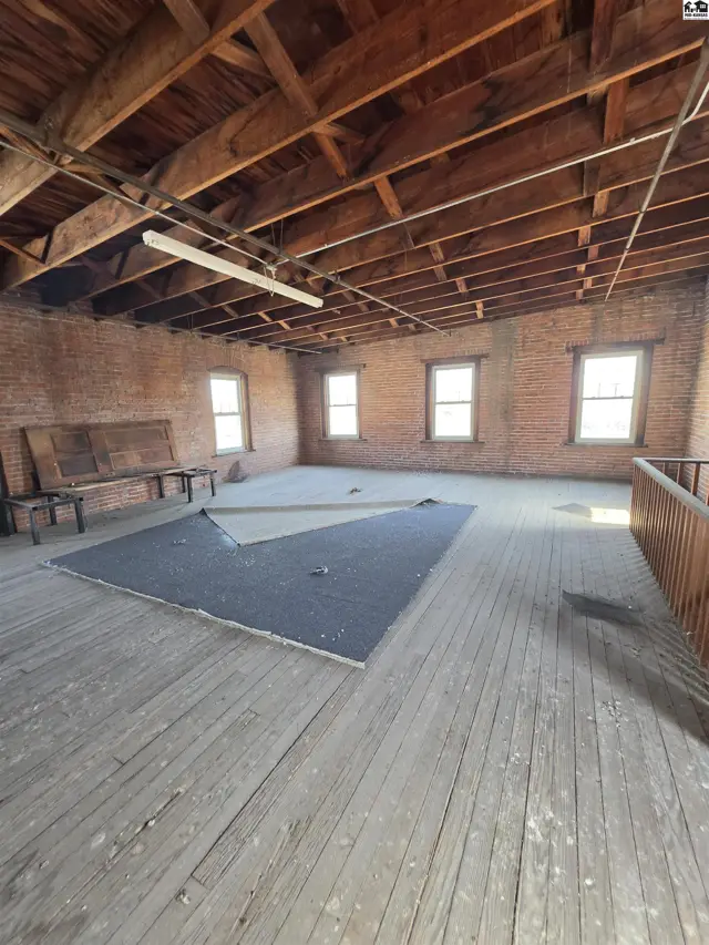 Photo of 203 N Plum, Hutchinson, KS