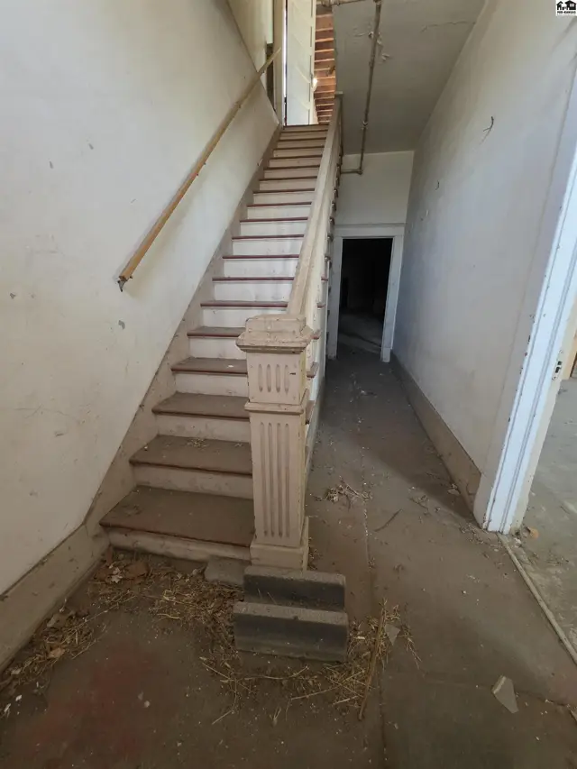 Photo of 203 N Plum, Hutchinson, KS