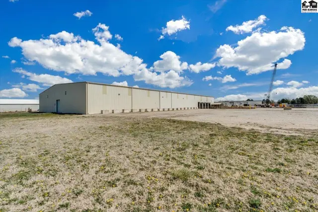Photo of 901 Corey Rd, Hutchinson, KS