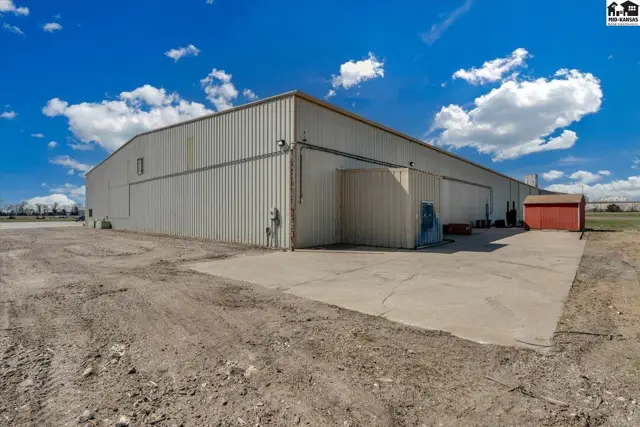 Photo of 901 Corey Rd, Hutchinson, KS
