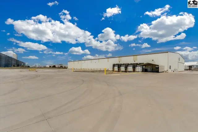 Photo of 901 Corey Rd, Hutchinson, KS