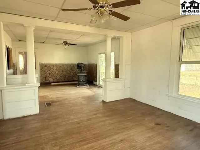 Photo of 601 E 6th St, Hoisington, KS