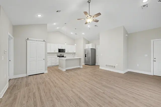 Photo of 2718 Amelia Ln, Salina, KS