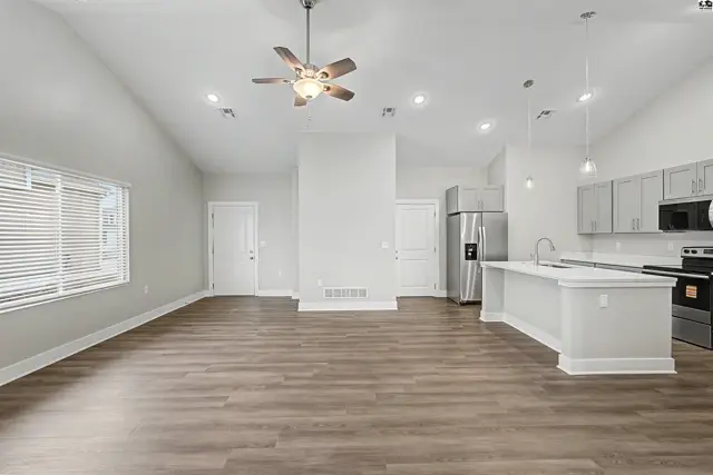 Photo of 2716 Amelia Ln, Salina, KS