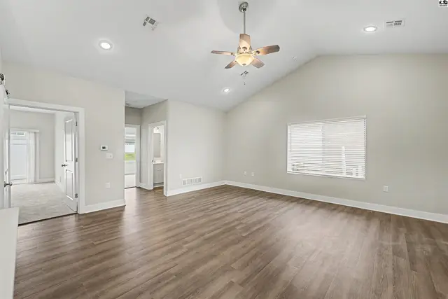 Photo of 2716 Amelia Ln, Salina, KS