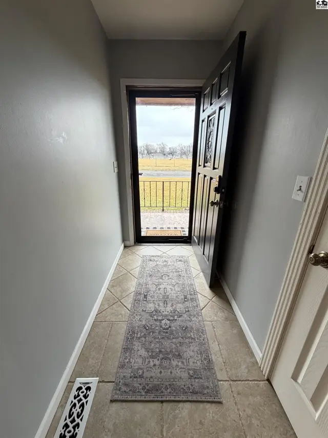 Photo of 315 E Forest Ave, South Hutchinson, KS