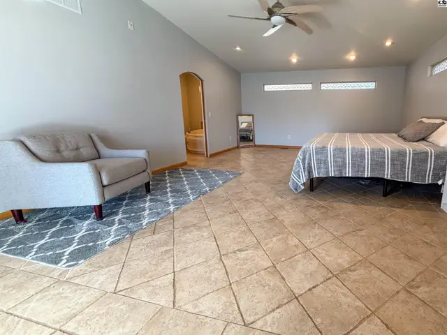 Photo of 315 E Forest Ave, South Hutchinson, KS