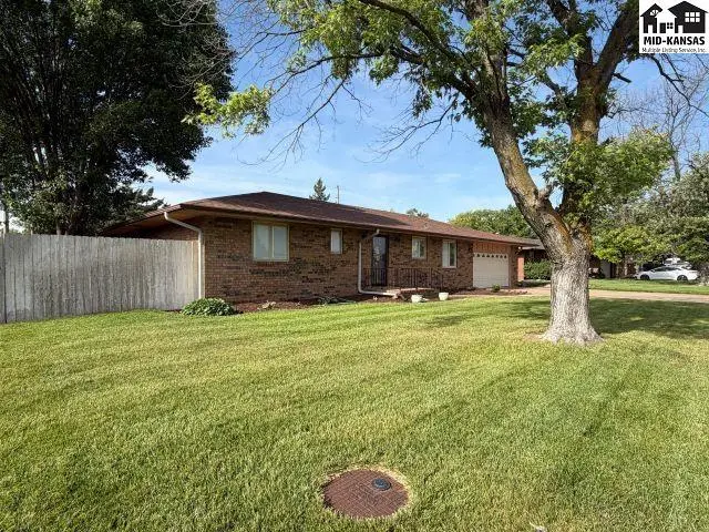 Photo of 315 E Forest Ave, South Hutchinson, KS