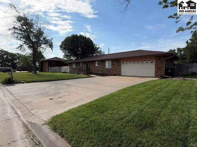 Photo of 315 E Forest Ave, South Hutchinson, KS