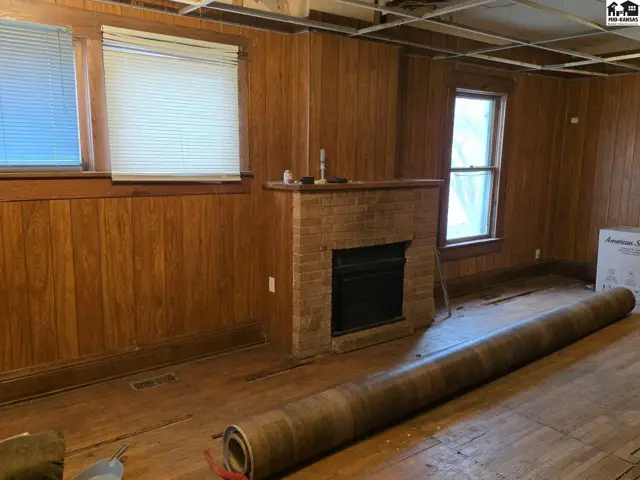Photo of 539 E Ave B, Hutchinson, KS