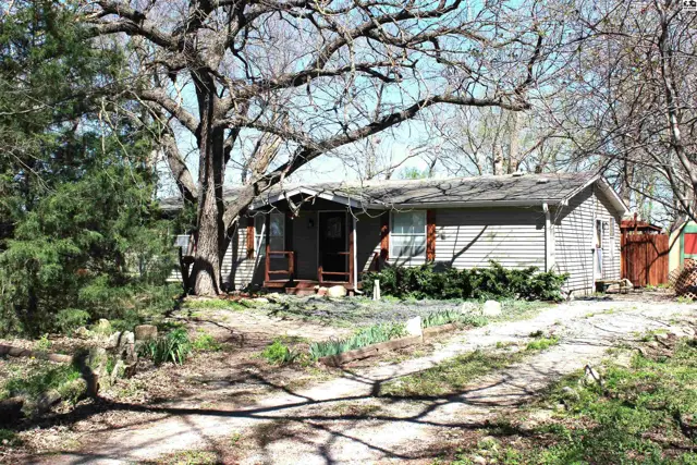Photo of 528 W Cleveland St, Marion, KS
