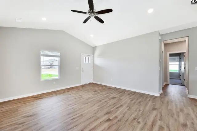 Photo of 1002 Clubhouse Dr, McPherson, KS