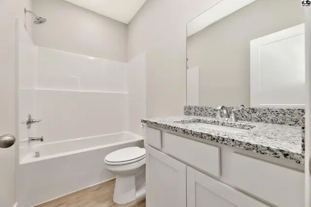 Photo of 1002 Clubhouse Dr, McPherson, KS