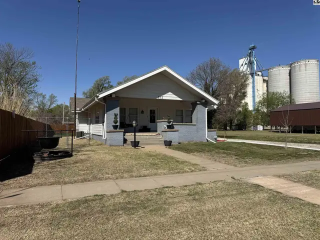 Photo of 512 N Main St, Macksville, KS