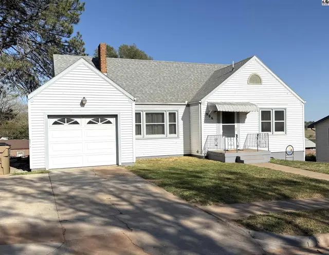 Photo of 906 N Cedar St, Medicine Lodge, KS