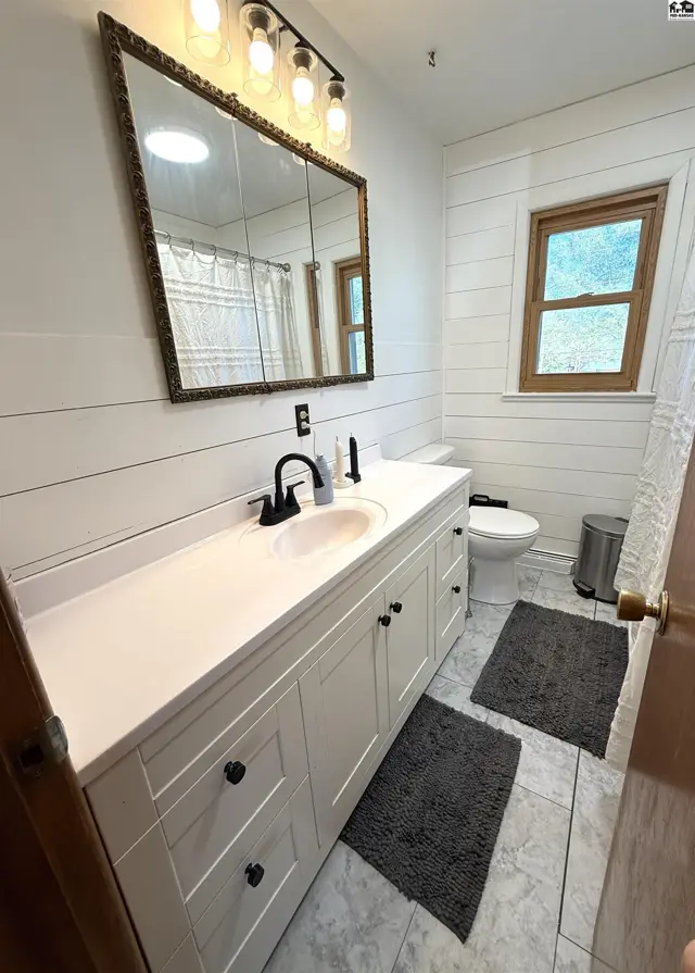Photo of 906 N Cedar St, Medicine Lodge, KS