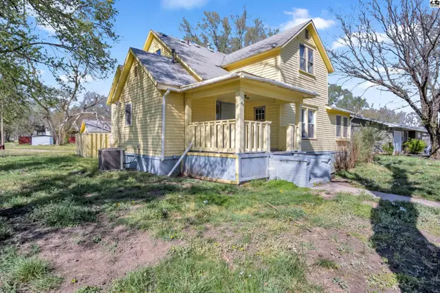 Photo of 124 W Ruth St, Moundridge, KS