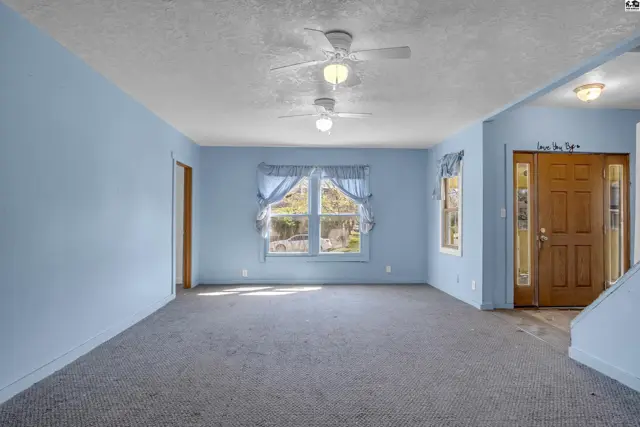 Photo of 124 W Ruth St, Moundridge, KS