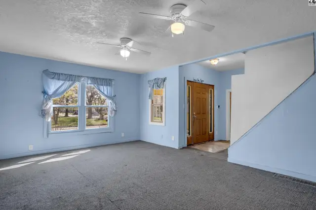Photo of 124 W Ruth St, Moundridge, KS