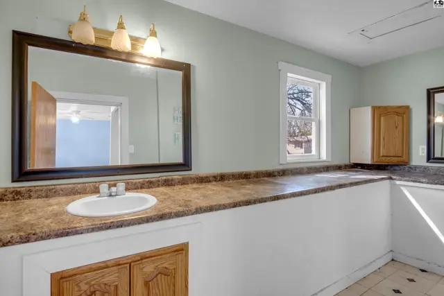 Photo of 124 W Ruth St, Moundridge, KS