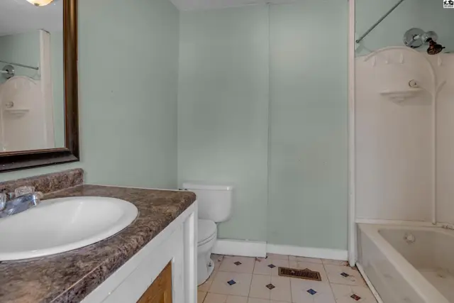 Photo of 124 W Ruth St, Moundridge, KS