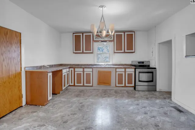 Photo of 124 W Ruth St, Moundridge, KS