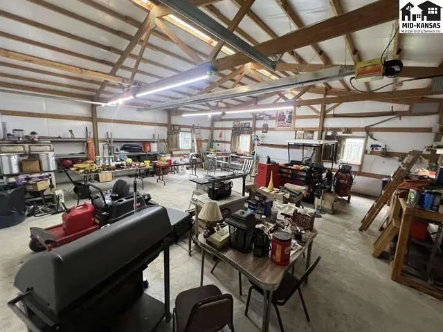Photo of 2121 Kruse Dr, Marion, KS
