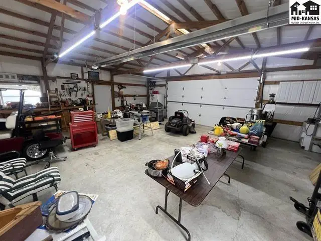 Photo of 2121 Kruse Dr, Marion, KS
