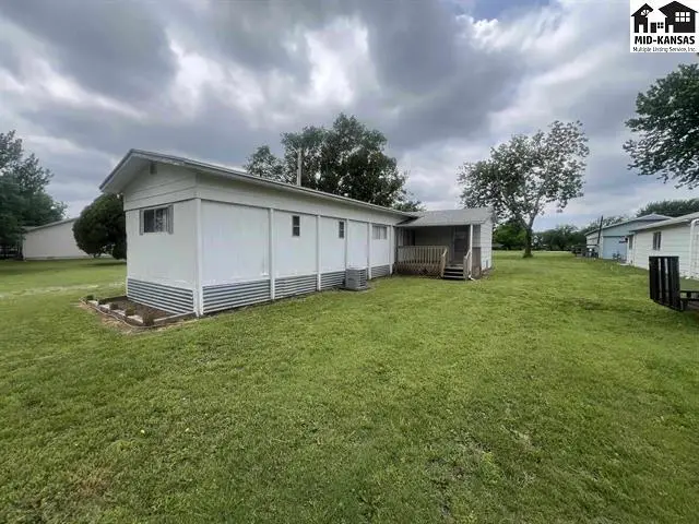Photo of 2121 Kruse Dr, Marion, KS