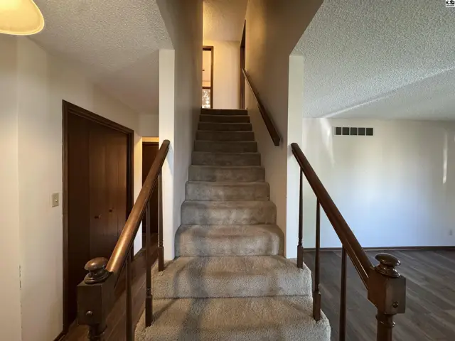 Photo of 1008 W 13th St, Larned, KS