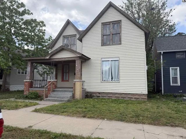 Photo of 213 W 9th St, Hutchinson, KS