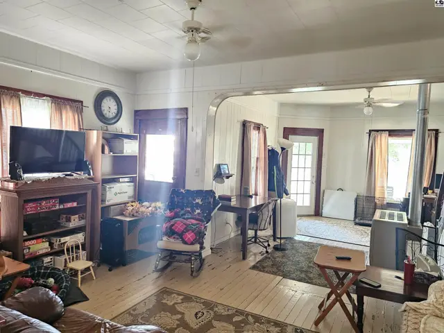 Photo of 425 W Kansas Ave, Little River, KS