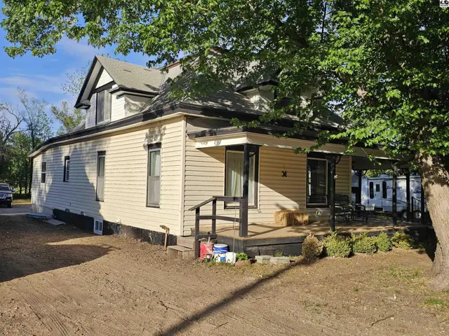 Photo of 425 W Kansas Ave, Little River, KS