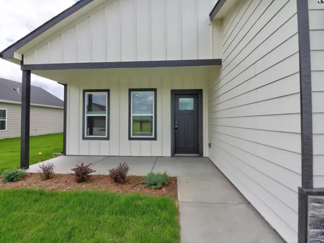 Photo of 1053 Clubhouse Dr, McPherson, KS