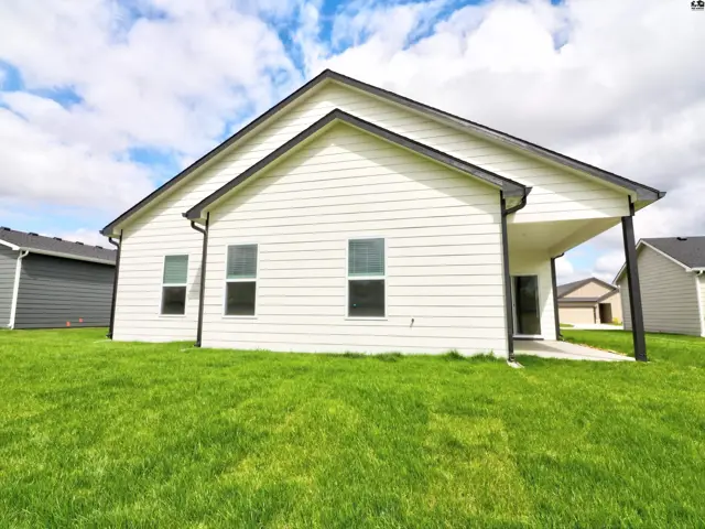 Photo of 1053 Clubhouse Dr, McPherson, KS