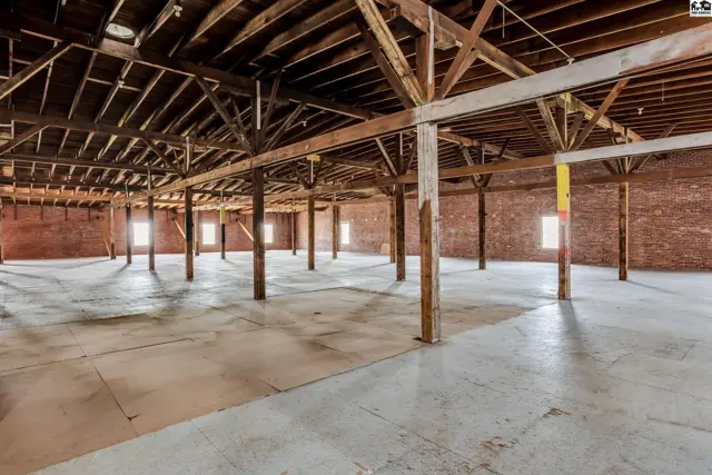 Photo of 320 S Washington St, Hutchinson, KS