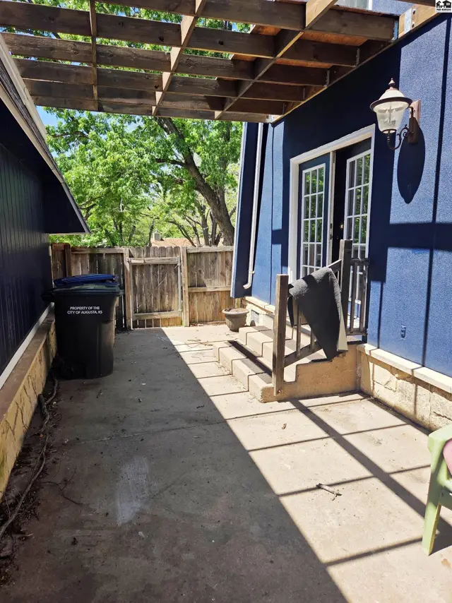 Photo of 1120 Helen St, Augusta, KS