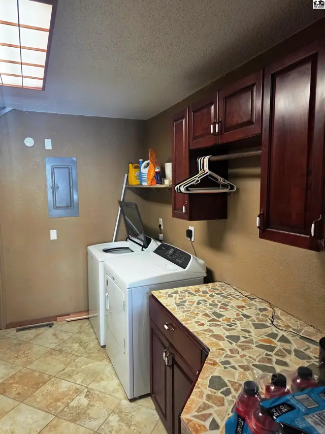 Photo of 1120 Helen St, Augusta, KS