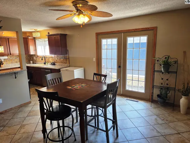 Photo of 1120 Helen St, Augusta, KS