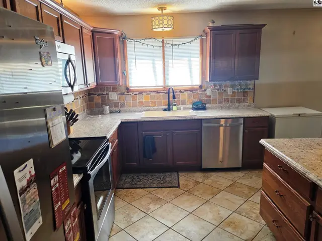 Photo of 1120 Helen St, Augusta, KS