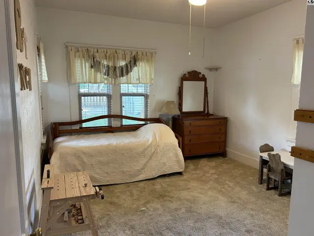 Photo of 802 W 3rd St, Pratt, KS