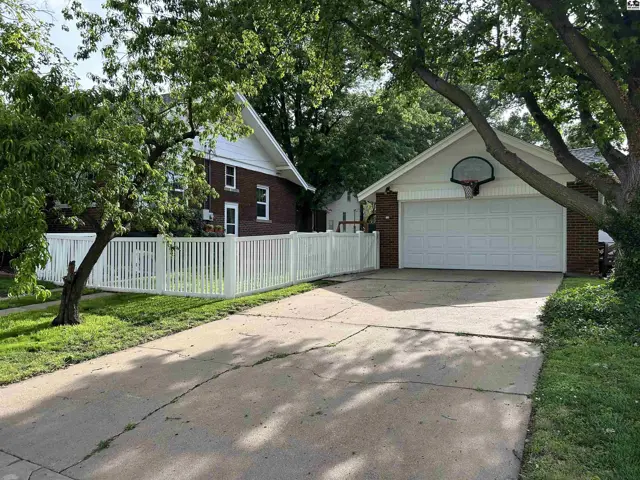 Photo of 802 W 3rd St, Pratt, KS
