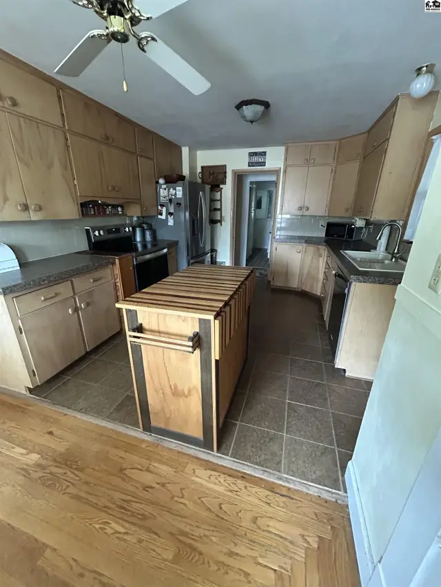 Photo of 802 W 3rd St, Pratt, KS