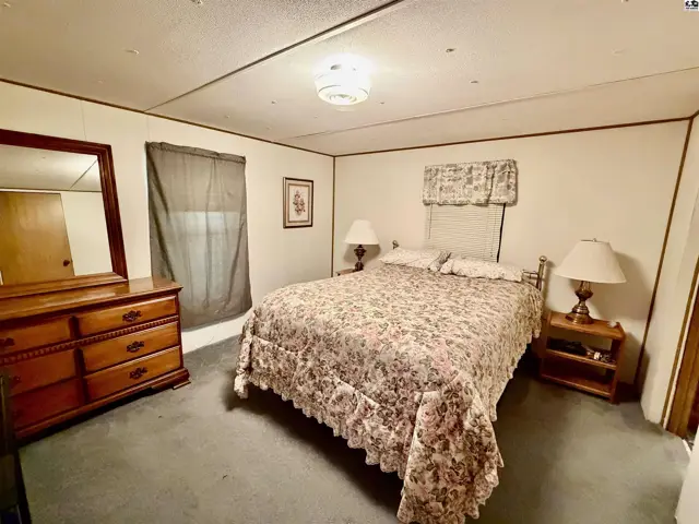Photo of 2 Bourbon St, Geneseo, KS