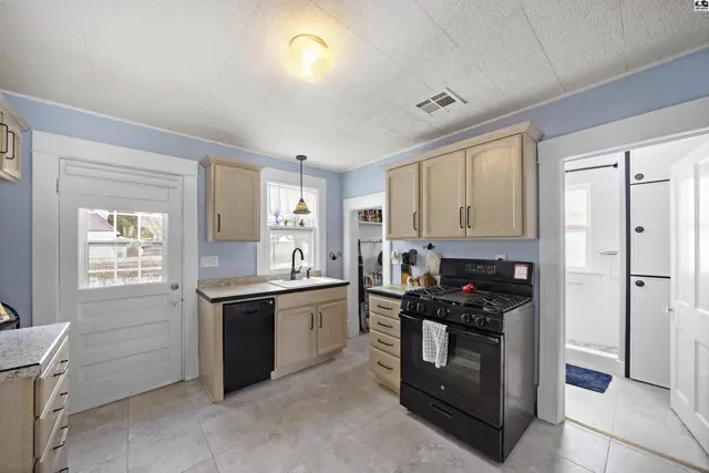 Photo of 210 Eagle St, Little River, KS
