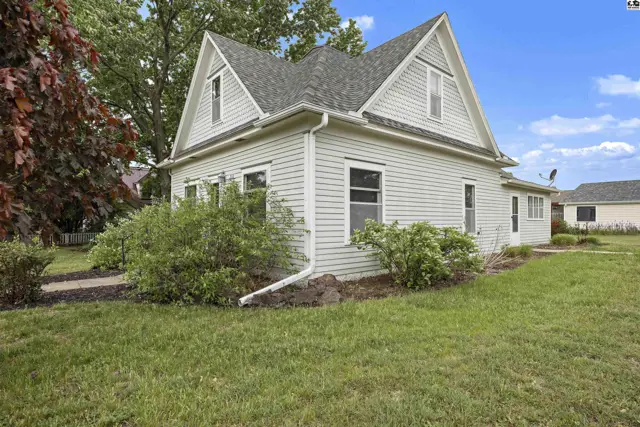 Photo of 210 Eagle St, Little River, KS