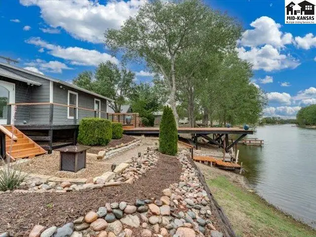Photo of 249 Country View Ln, Sterling, KS