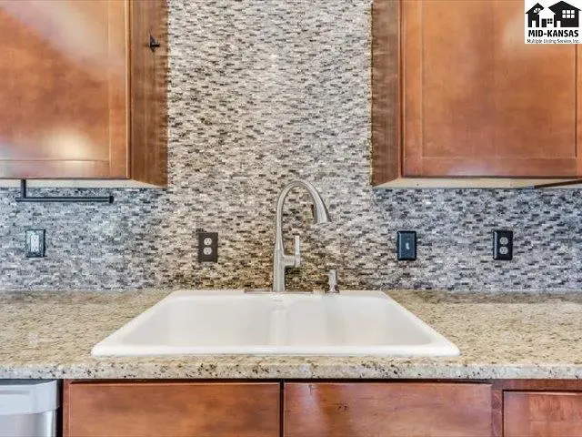Photo of 249 Country View Ln, Sterling, KS
