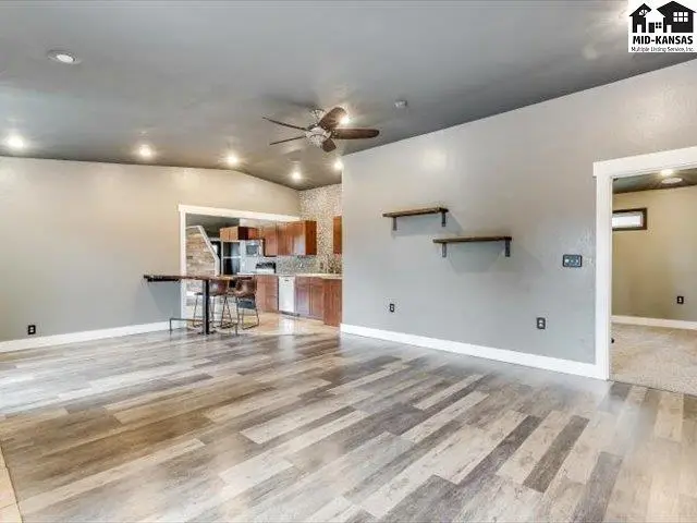 Photo of 249 Country View Ln, Sterling, KS