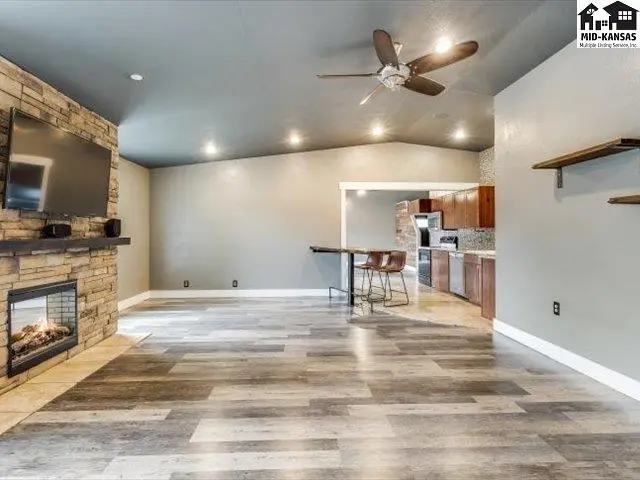 Photo of 249 Country View Ln, Sterling, KS